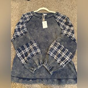 New with tags women’s top Sage & Fig Size S blue